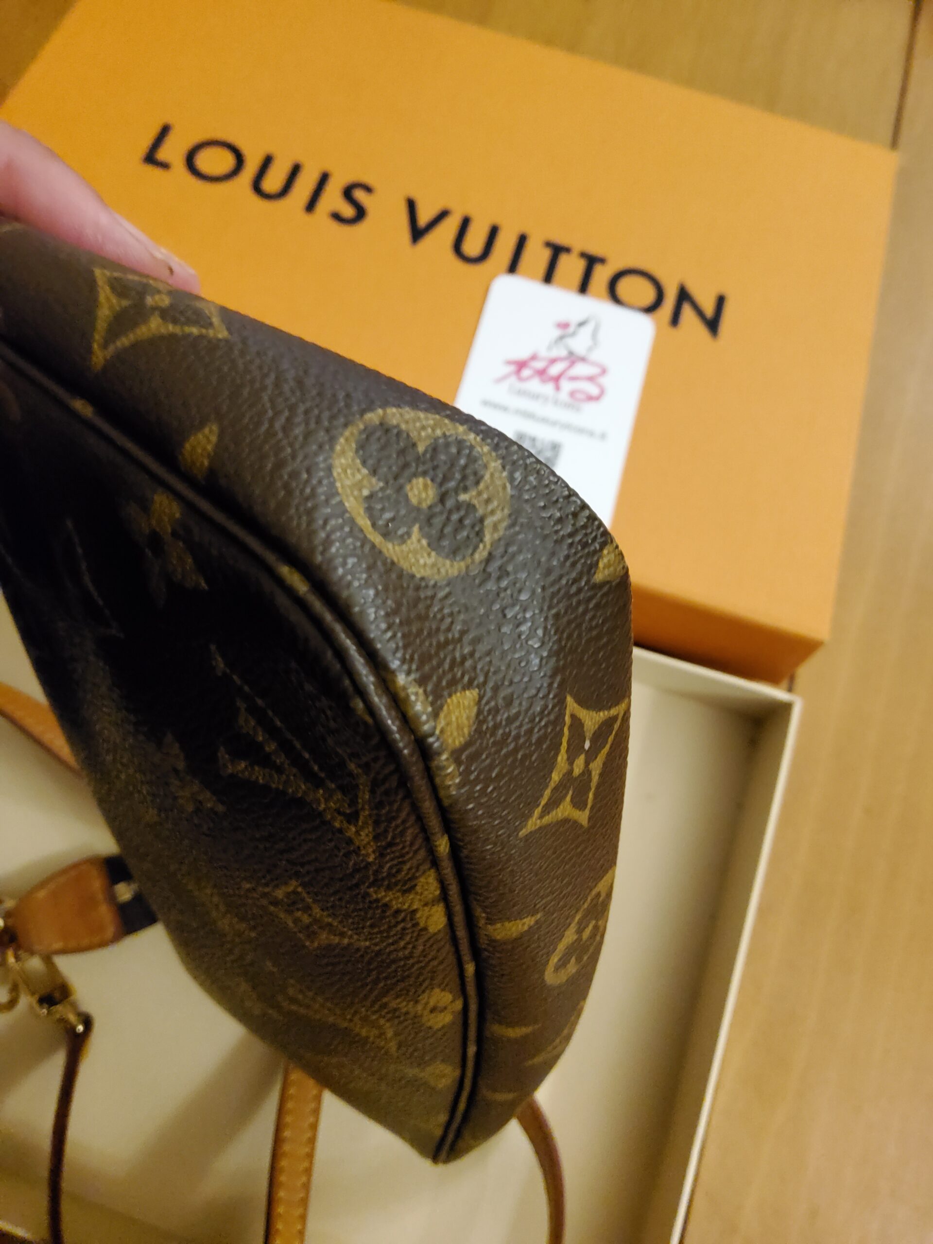 Louis Vuitton pochette Accessoires + tracolla - Mbluxuryicons Articoli di  lusso